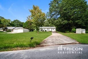 31 McGiboney Rd in Covington, GA - Building Photo