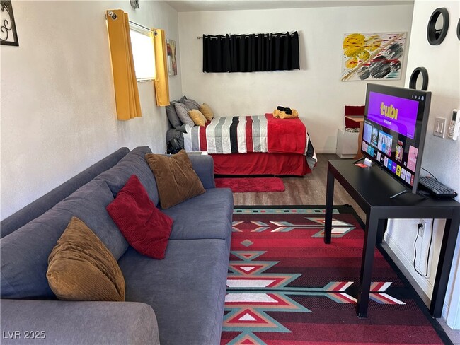 property at 308 S 10th St
