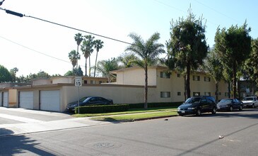 Lemonwood Court Apartments in Garden Grove, CA - Foto de edificio - Building Photo