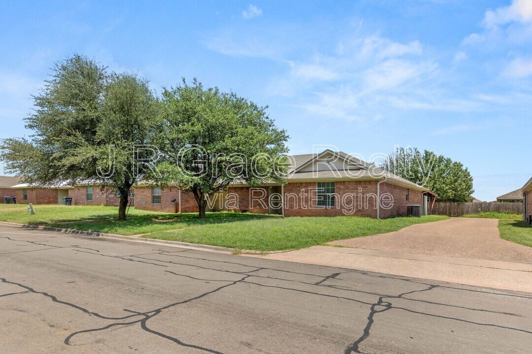 10217 Hyacinth Ln in Waco, TX - Building Photo