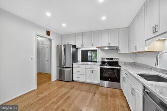 4843 Sangamore Rd in Bethesda, MD - Building Photo - Building Photo