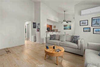 7003 Saranac St in San Diego, CA - Foto de edificio - Building Photo