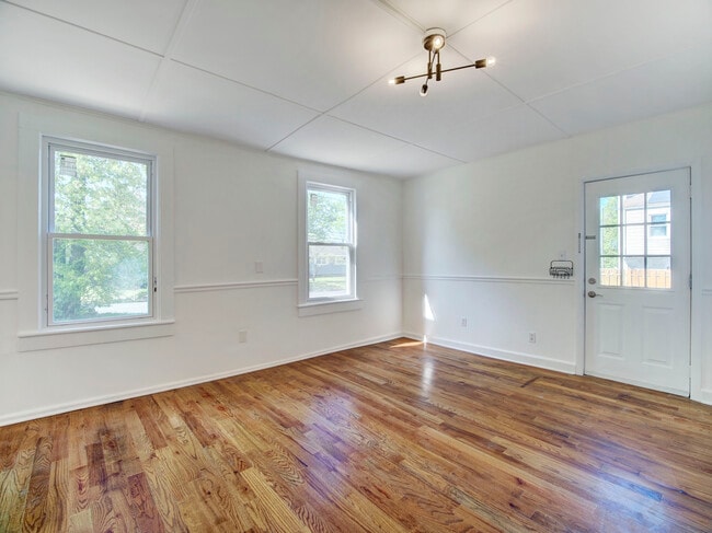 204 Montrose Ave, Unit D in South Plainfield, NJ - Building Photo - Building Photo