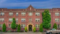 Roosevelt Apartments in Seattle, WA - Building Photo - Building Photo