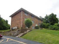 8903 35th St W in Rock Island, IL - Foto de edificio - Building Photo