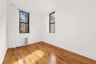 149 Sullivan St in New York, NY - Building Photo - Building Photo