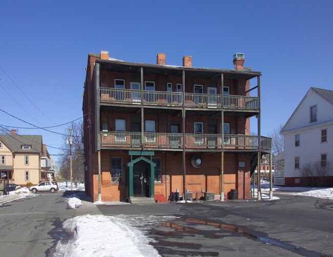 870-874 Hampden St in Holyoke, MA - Building Photo - Building Photo