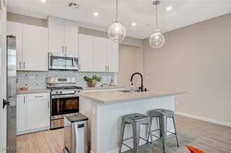 9276 Desert Pearl Ave in Las Vegas, NV - Building Photo - Building Photo