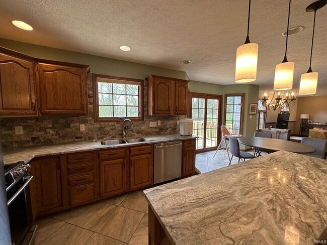 3825 E Devonshire Ln in Bloomington, IN - Foto de edificio - Building Photo