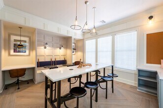 15270 Voss Rd in Sugar Land, TX - Building Photo - Building Photo