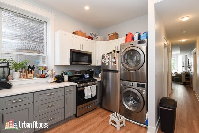 870 W Buckingham Pl, Unit G02C, Unit G02C