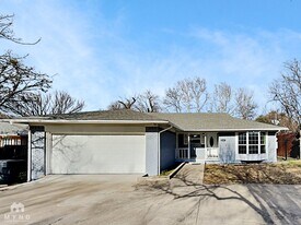 2141 Province Ln in Dallas, TX - Building Photo