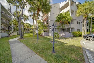 8810 SW 132nd Pl in Miami, FL - Building Photo