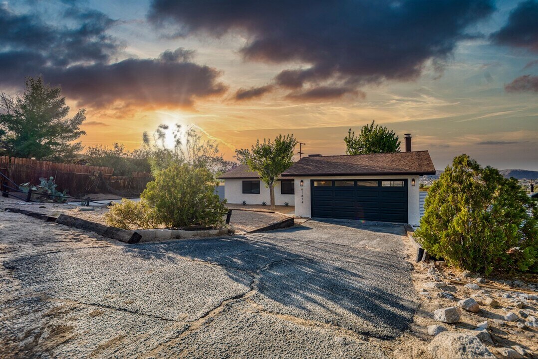 61874 Sunburst Cir in Joshua Tree, CA - Building Photo