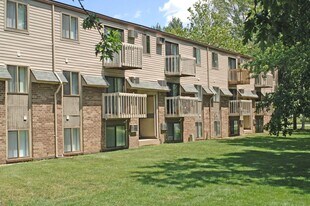 Peppertree Apartments in Kalamazoo, MI - Building Photo
