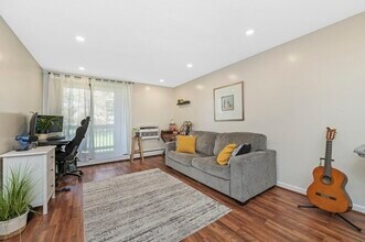 144 Kenrick St in Boston, MA - Building Photo - Building Photo