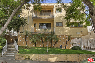 5961 Chula Vista Way in Los Angeles, CA - Building Photo - Building Photo