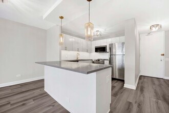 30 E Huron St, Unit 4901 in Chicago, IL - Building Photo - Building Photo