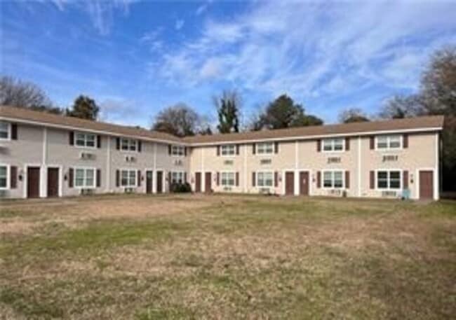 13 Hedge Ln
