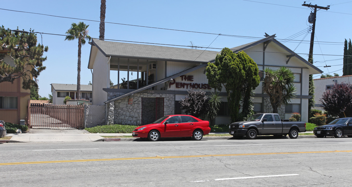 The Penthouse in El Monte, CA - Foto de edificio