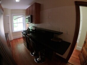 44 High St, Unit 2 in Brookline, MA - Building Photo - Building Photo