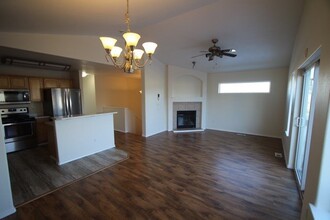211 Whisper Knoll Cir in Anchorage, AK - Building Photo - Building Photo