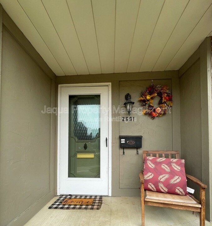 2591 Stratford Dr in St. Joseph, MI - Building Photo