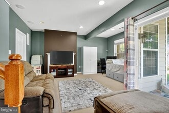 558 Edmonton Terrace NE in Leesburg, VA - Building Photo - Building Photo