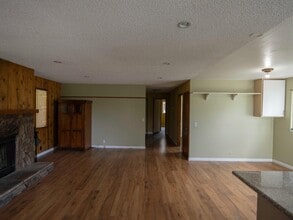 26425 Lake Forest Dr in Lake Arrowhead, CA - Building Photo - Building Photo