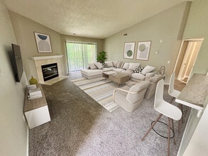 Boulevard Apartments in Auburn Hills, MI - Building Photo - Building Photo
