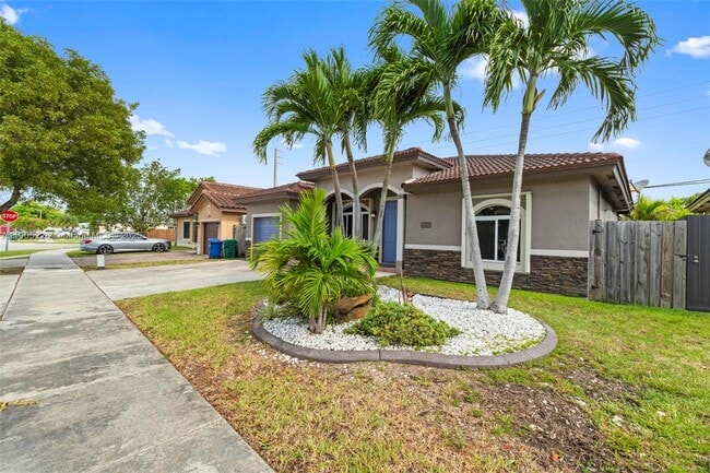 13383 SW 268th Terrace in Homestead, FL - Building Photo - Building Photo