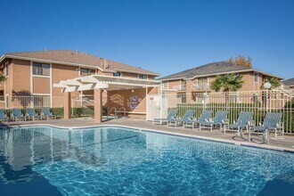 Summerridge in Victorville, CA - Foto de edificio - Building Photo