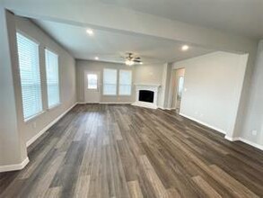 801 Porcupine Dr in Springtown, TX - Building Photo - Building Photo