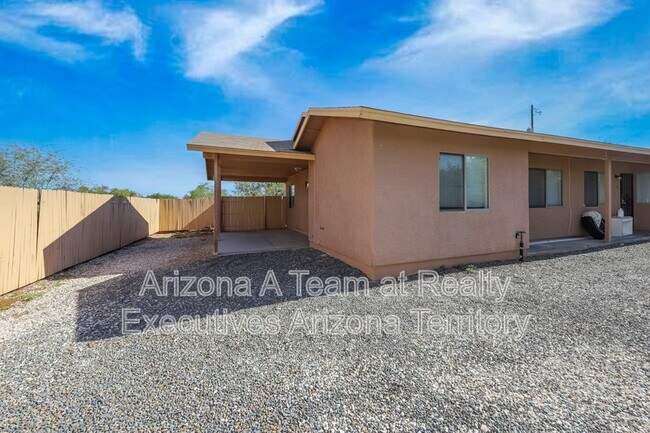 2635 N Fontana Ave in Tucson, AZ - Foto de edificio - Building Photo