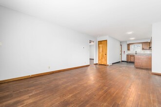 1139-1141 Mccarley Dr W in Columbus, OH - Building Photo - Building Photo