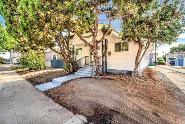 3918 Brant St in San Diego, CA - Building Photo - Building Photo