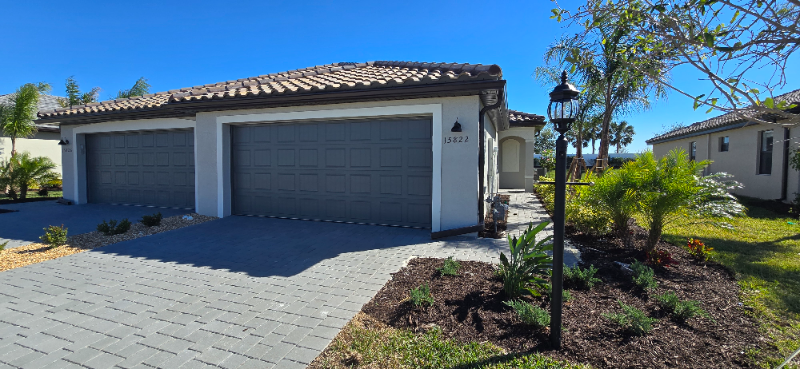 15822 Sunny Day Dr in Bradenton, FL - Building Photo