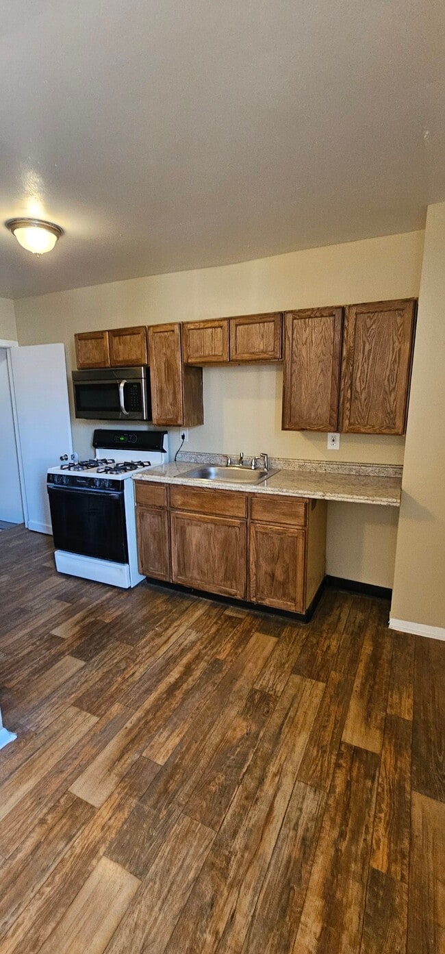 property at 2704 Lauretta Ave