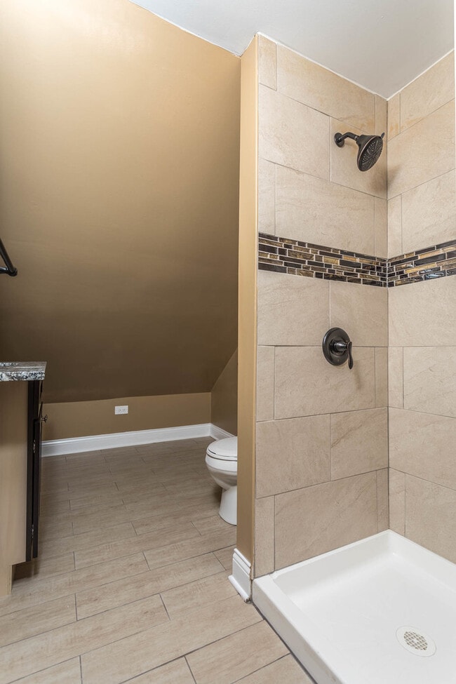 4119 W 24th Plz, Unit 3rd Floor