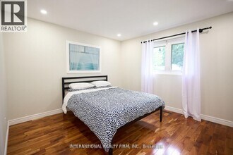 2292 Devon Rd in Oakville, ON - Building Photo - Building Photo