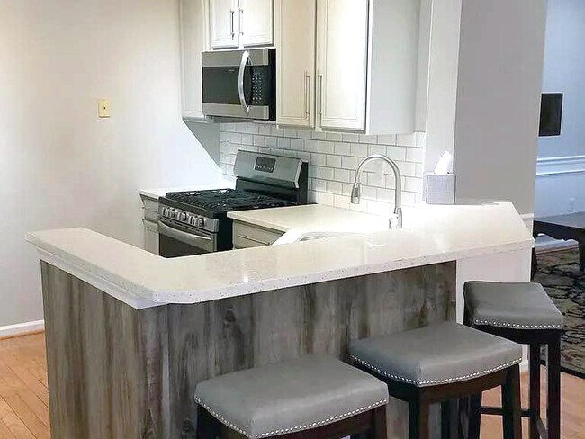 property at 305 Dresher Woods Dr