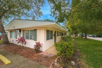 8885 NE 8th Ct in Miami, FL - Building Photo - Building Photo