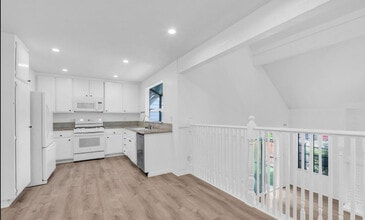 2438 Brittany Woods Ln in Costa Mesa, CA - Building Photo - Building Photo