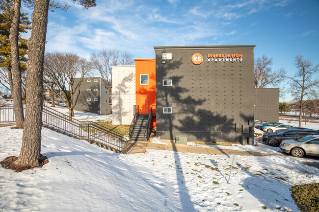 Riverstation Apartments in St. Louis, MO - Building Photo - Building Photo