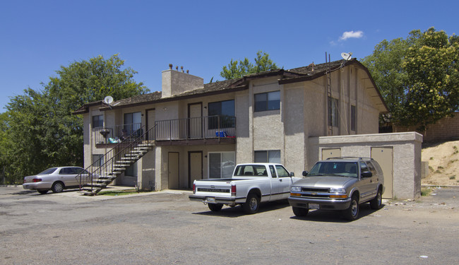 6009 Hill Dale Ct in Bakersfield, CA - Foto de edificio - Building Photo