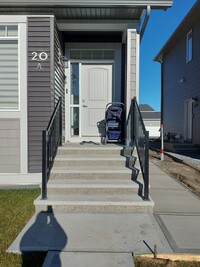 20 Iris Cres in Okotoks, AB - Building Photo - Building Photo