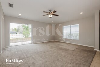 11412 Flora Springs Dr, Unit Studio in Riverview, FL - Foto de edificio - Building Photo