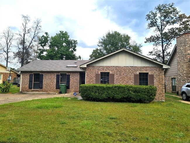 property at 3044 Cross Creek Dr