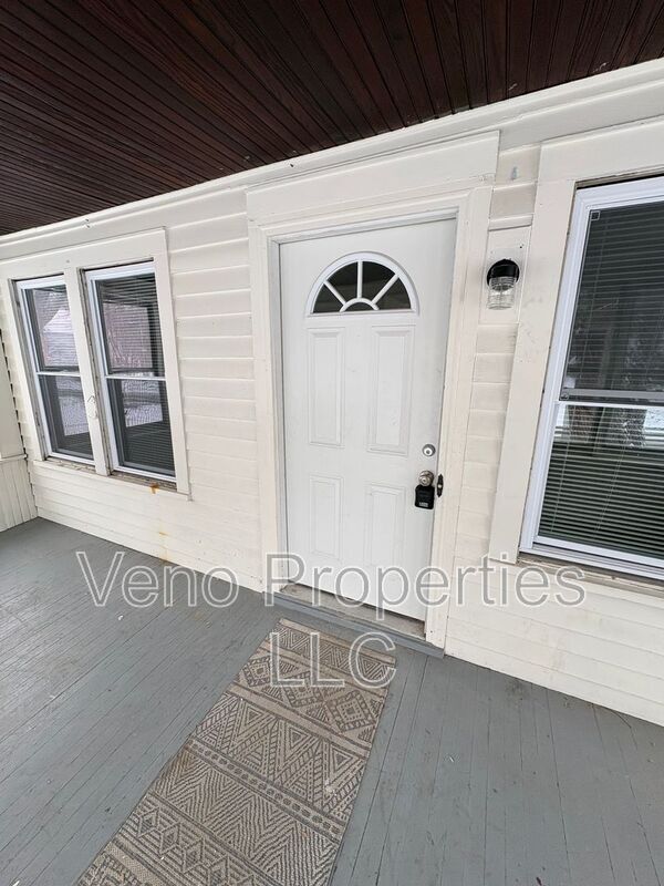 1088 Palmer Ave in Niskayuna, NY - Building Photo - Building Photo