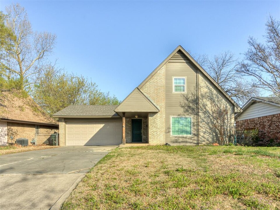 1515 Charles St in Norman, OK - Building Photo